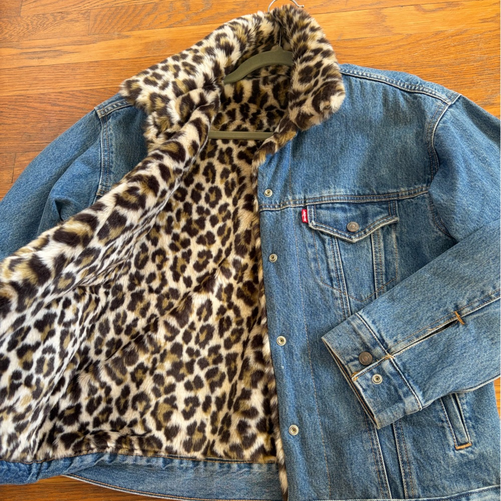 Rare Levi's Blue Denim Jacket Leopard Print faux fur lined - Picture 2 of 4
